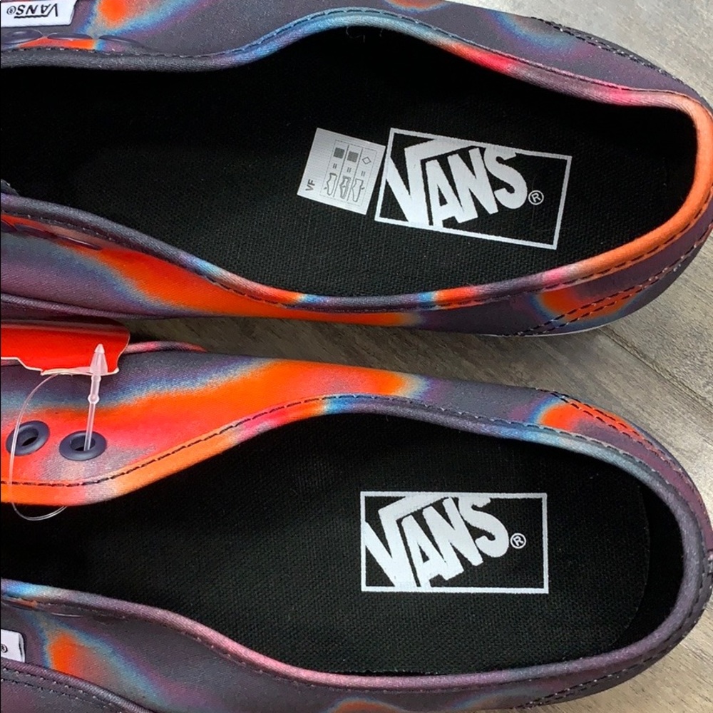 WMNS VANS AUTHENTIC DARK AURA Multi/True White - Picture 12 of 16